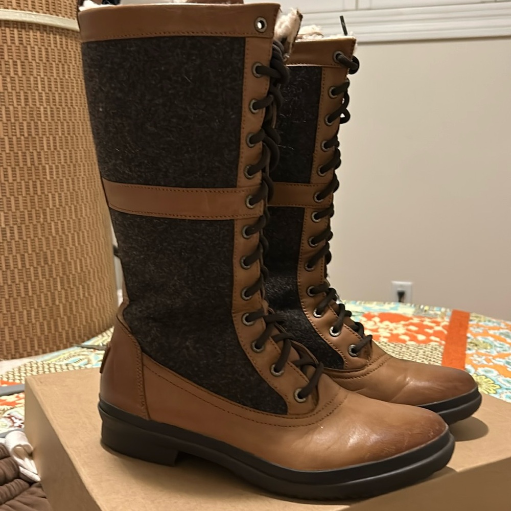 UGG WELVIA 7.5 boots